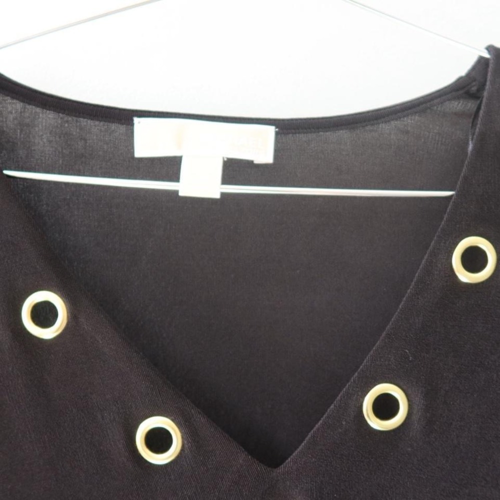 Michael Kors eyelet top gold hardware.‎ V neck - Picture 3 of 5
